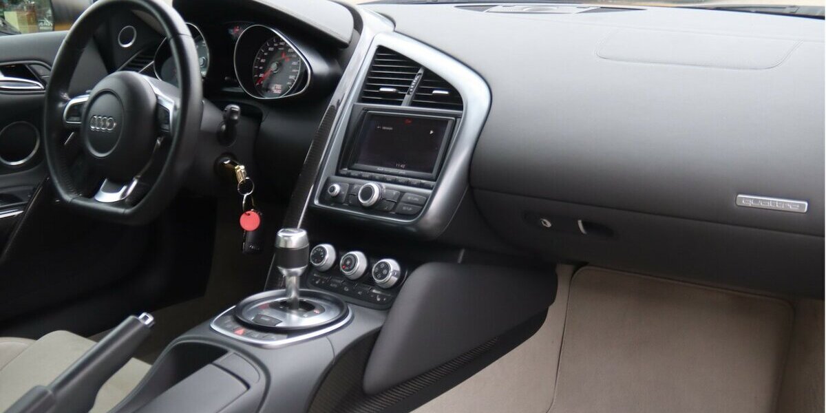 Audi R8 4.2 FSI QUATTRO/BANG & OLUFSEN/MMI NAVI/PDC 96.807 km 57.900 &euro; Villingen-Schwenningen 78054