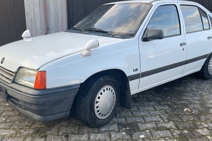 Opel Kadett 78.000 km 3.100 &euro; Oberndorf 78727