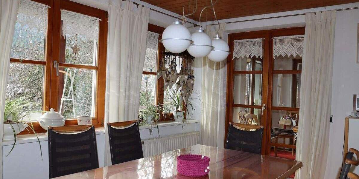 Einfamilienhaus Reichenbach am Heuberg - 9 Zimmer, 210 m&sup2;, 469.000&euro; | Angebot:25821213