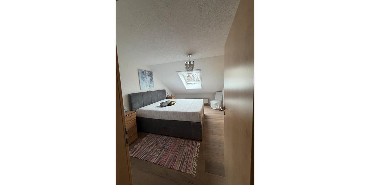 Dachgeschoßwohnung Zimmern ob Rottweil - 4 Zimmer, 80 m&sup2;, 1.050&euro; | Angebot:25259117