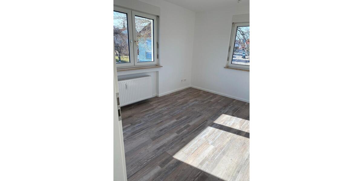 Etagenwohnung Villingen-Schwenningen Schwenningen - 4 Zimmer, 96 m&sup2;, 1.232&euro; | Angebot:25395864
