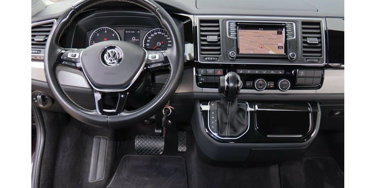 VW T6 Multivan GENERATION SIX 4-MOTION/7 SITZE/NAVI 150.462 km 29.900 &euro; Villingen-Schwenningen 78054