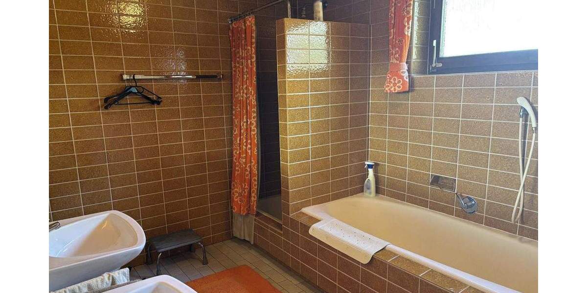 Einfamilienhaus Tuttlingen - 7 Zimmer, 216 m&sup2;, 599.000&euro; | Angebot:25769124