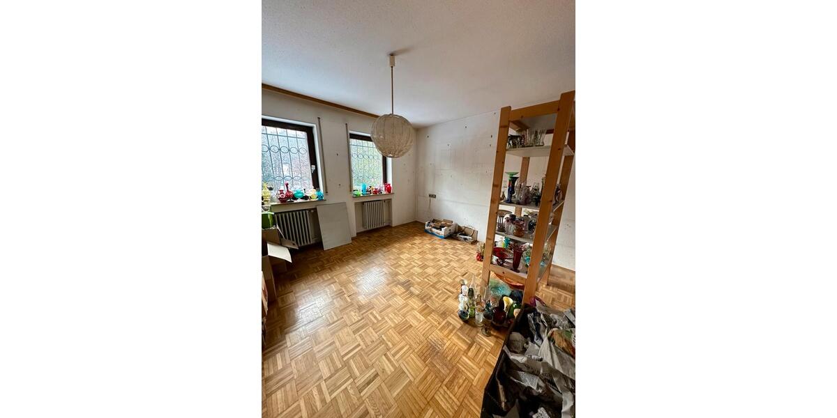 Einfamilienhaus Villingen-Schwenningen Schwenningen - 6 Zimmer, 150 m&sup2;, 330.000&euro; | Angebot:25999076