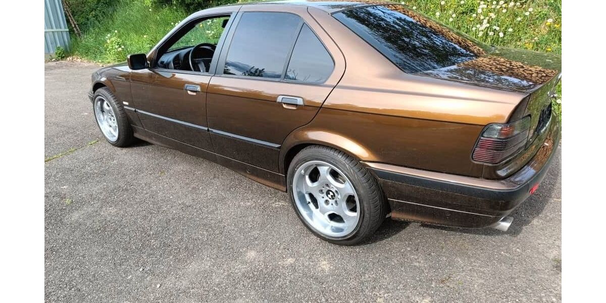 BMW 323 240.730 km 11.000 &euro; Bonndorf im Schwarzwald 79848