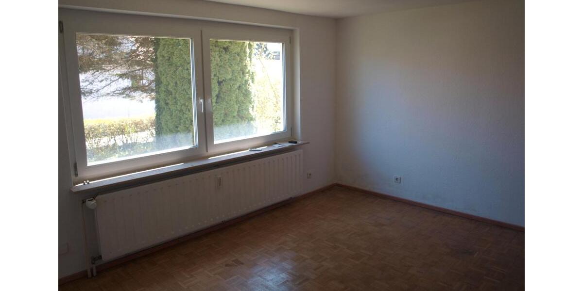 Erdgeschoßwohnung Tuttlingen - 1 Zimmer, 90 m&sup2;, 750&euro; | Angebot:26662149