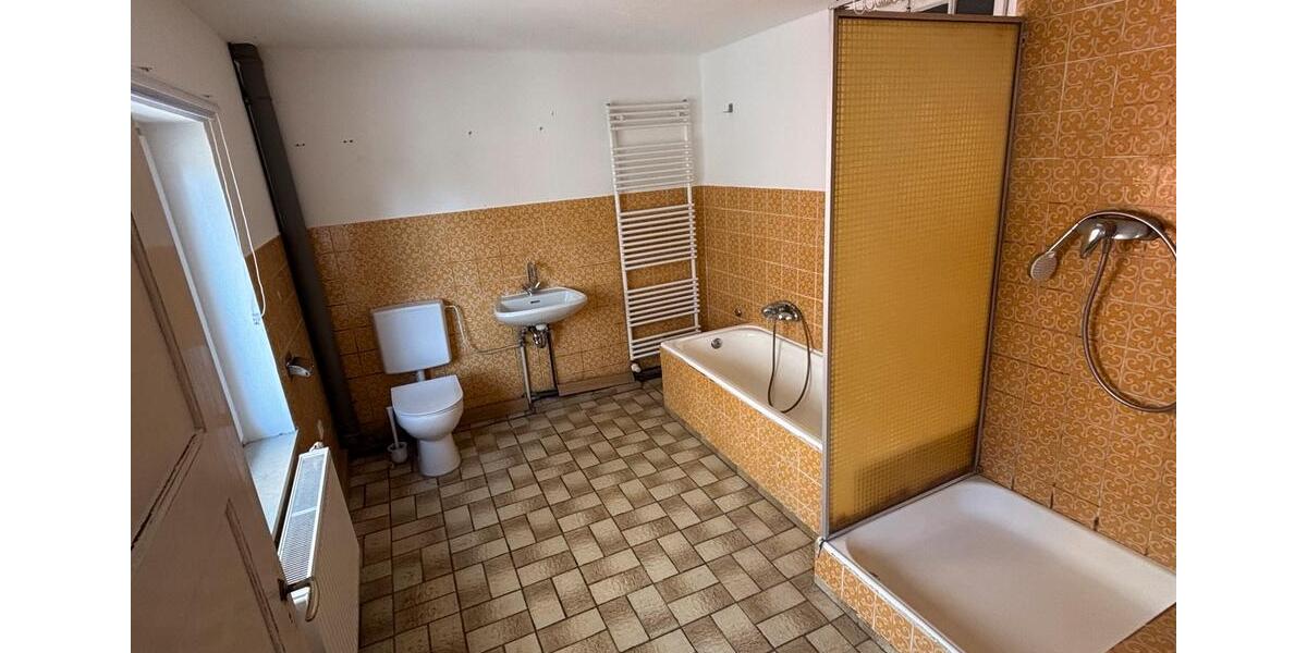 Einfamilienhaus Tuningen - 7.5 Zimmer, 200 m&sup2;, 750&euro; | Angebot:26051483