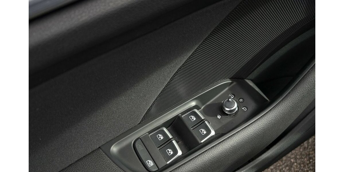 Audi A3 2.0 TDI Sportback NAVIGATION/TEMPOMAT/SHZ/PDC 141.977 km 14.800 &euro; Villingen-Schwenningen 78054