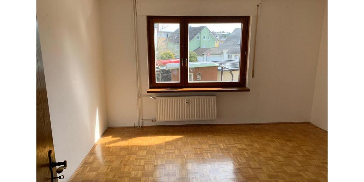 Doppelhaushälfte Villingen-Schwenningen Schwenningen - 8 Zimmer, 169 m&sup2;, 390.000&euro; | Angebot:26426887