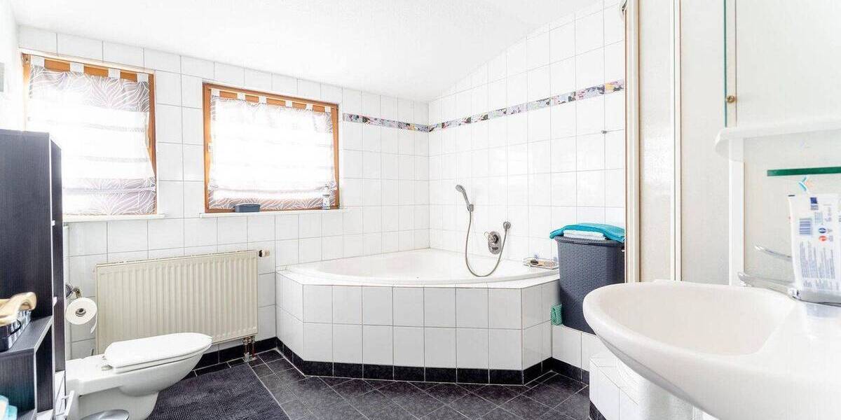 Mehrfamilienhaus, Wohnhaus Deißlingen Lauffen - 1 Zimmer, 434 m&sup2;, 640.000&euro; | Angebot:25755162
