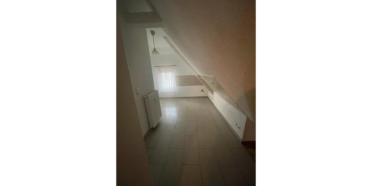 Dachgeschoßwohnung Villingen-Schwenningen Schwenningen - 1.5 Zimmer, 50 m&sup2;, 600&euro; | Angebot:25355138