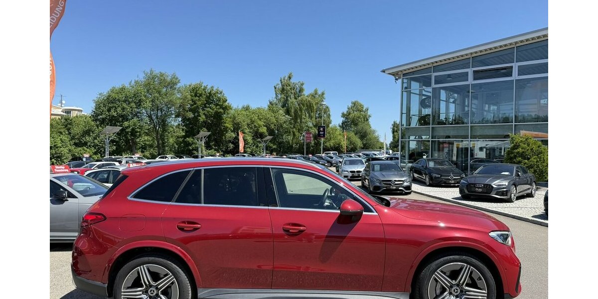 Mercedes-Benz GLC 300 d AMG/PANORAMA/4-MATIC/NAVI/MBUX/1.HAND 39.620 km 52.900 &euro; Villingen-Schwenningen 78054