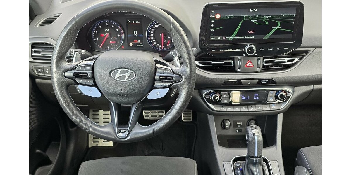 Hyundai i30 N PERFORMANCE/LEDER/PANORAMA/NAVI/DAB/LED 26.583 km 29.900 &euro; Villingen-Schwenningen 78054