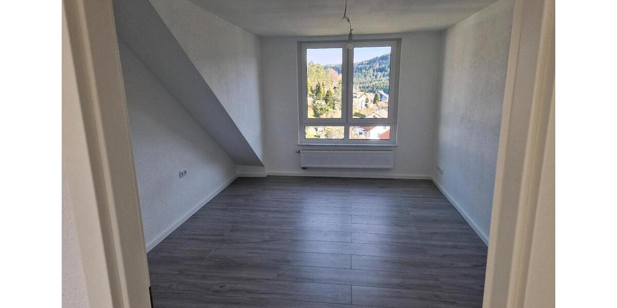 Dachgeschoßwohnung Wehingen - 4 Zimmer, 80 m&sup2;, 900&euro; | Angebot:25932440