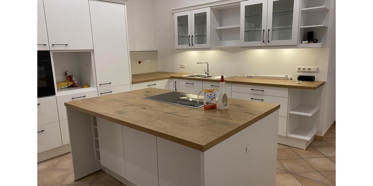 Erdgeschoßwohnung Donaueschingen - 7 Zimmer, 312 m&sup2;, 2.190&euro; | Angebot:25807502