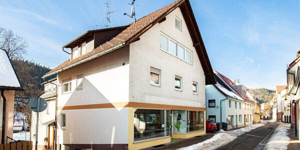Mehrfamilienhaus, Wohnhaus Titisee-Neustadt Neustadt - 8 Zimmer, 152 m&sup2;, 399.000&euro; | Angebot:25797708