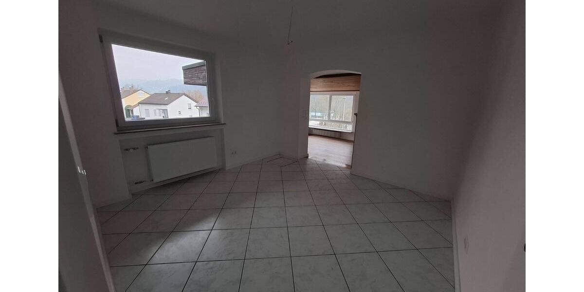 Erdgeschoßwohnung Oberndorf am Neckar - 3 Zimmer, 100 m&sup2;, 900&euro; | Angebot:25292632