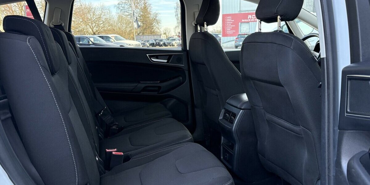 Ford S-Max 2.0 TDCI TITANIUM/7-SITZER/NAVI/AUTOMATIK 170.784 km 11.900 &euro; Villingen-Schwenningen 78054