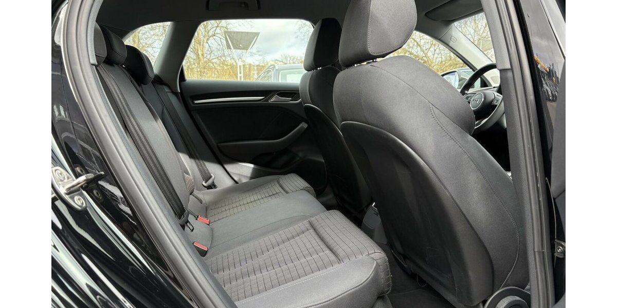 Audi A3 2.0 TDI Sportback NAVIGATION/TEMPOMAT/SHZ/PDC 141.977 km 14.800 &euro; Villingen-Schwenningen 78054