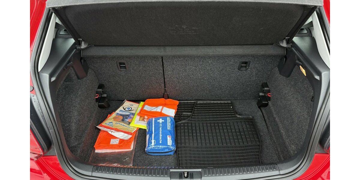 VW Polo 1.2 TSI COMFORTLINE BMT/START-STOPP/TEMPO. 46.812 km 11.900 &euro; Villingen-Schwenningen 78054