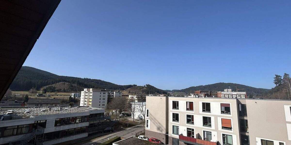Etagenwohnung Titisee-Neustadt Neustadt - 3 Zimmer, 93 m&sup2;, 265.000&euro; | Angebot:25745145