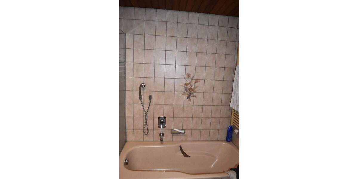 Einfamilienhaus Königsfeld im Schwarzwald Neuhausen - 4 Zimmer, 140 m&sup2;, 197.500&euro; | Angebot:25732271