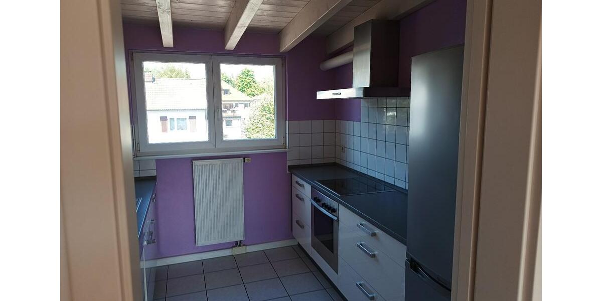 Dachgeschoßwohnung Villingen-Schwenningen Schwenningen - 3.5 Zimmer, 100 m&sup2;, 850&euro; | Angebot:26004494
