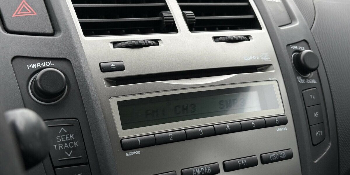 Toyota Yaris 1.0 Cool/KLIMAANLAGE/5-TÜRIG/SCHECKHEFT 112.981 km 4.900 &euro; Villingen-Schwenningen 78054