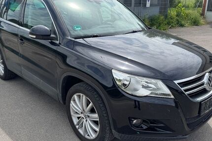 VW Tiguan 244.000 km 3.699 &euro; Oberndorf a.N. - Aistaig 78727