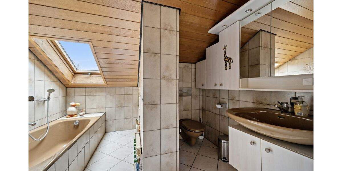 Einfamilienhaus Dietingen - 7 Zimmer, 306 m&sup2;, 497.000&euro; | Angebot:25776556