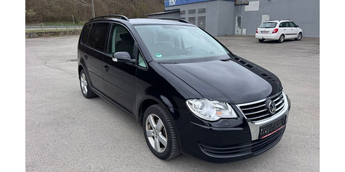 VW Touran 252.139 km 3.899 &euro; Oberndorf a.N. 78727