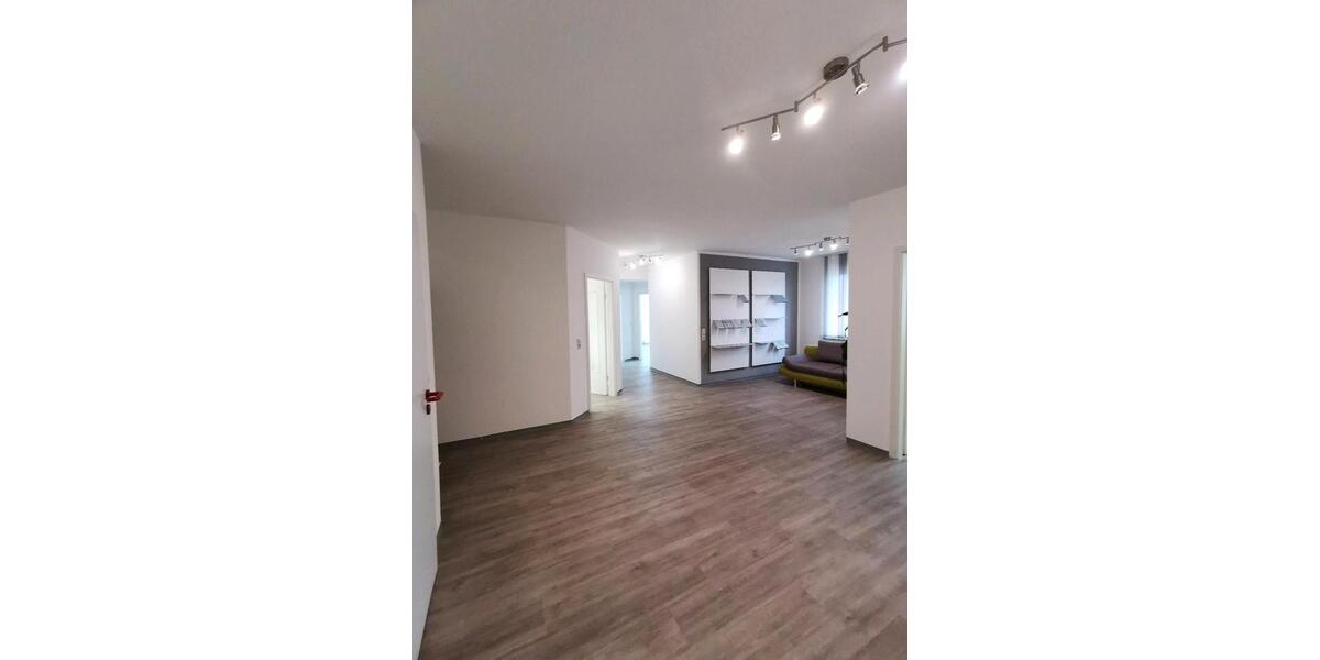 Etagenwohnung Sankt Georgen im Schwarzwald - 7 Zimmer, 102 m&sup2;, 391.000&euro; | Angebot:23497294