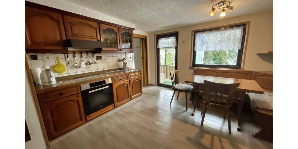 Einfamilienhaus Schömberg - 7 Zimmer, 180 m&sup2;, 178.000&euro; | Angebot:25692860