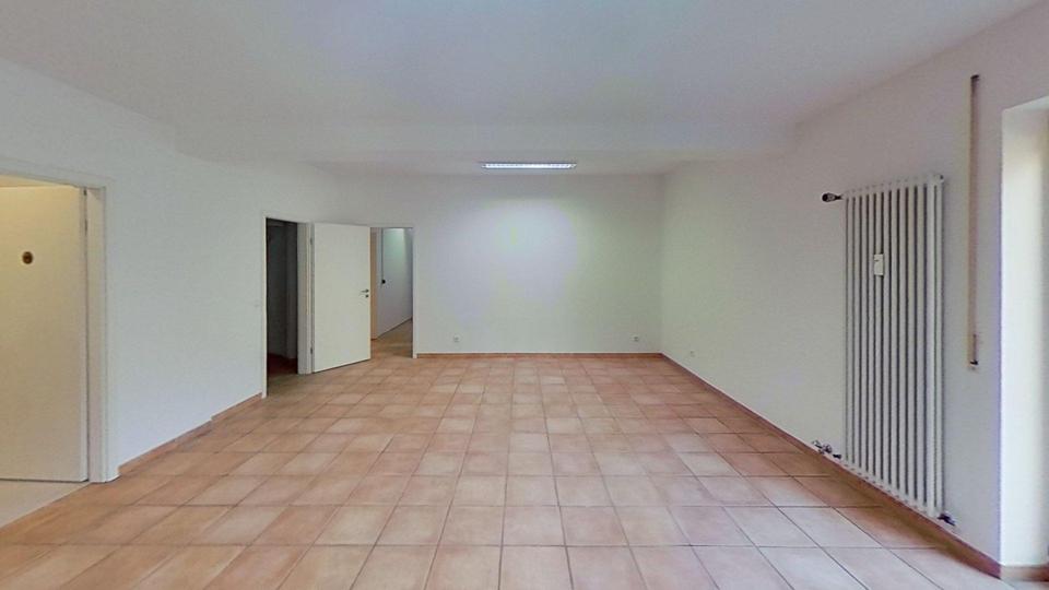 Erdgeschoßwohnung Donaueschingen - 7 Zimmer, 312 m&sup2;, 2.190&euro; | Angebot:25807502