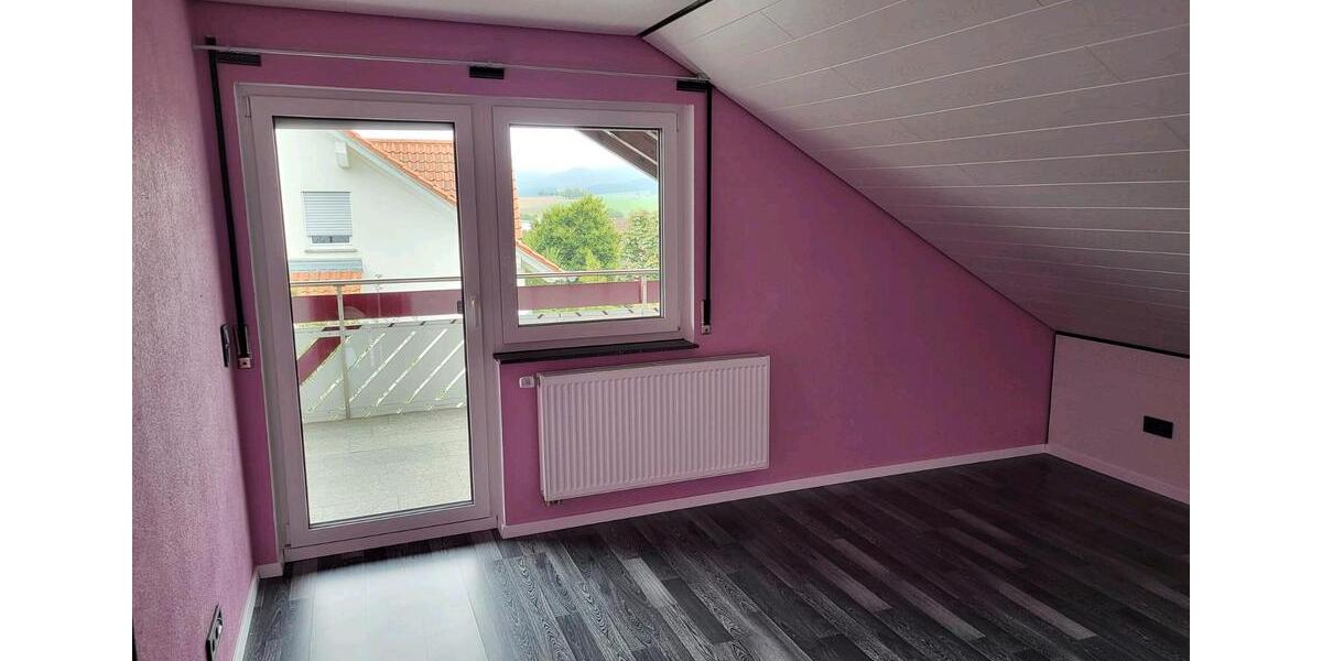 Dachgeschoßwohnung Gunningen - 4.5 Zimmer, 135 m&sup2;, 1.100&euro; | Angebot:26506972