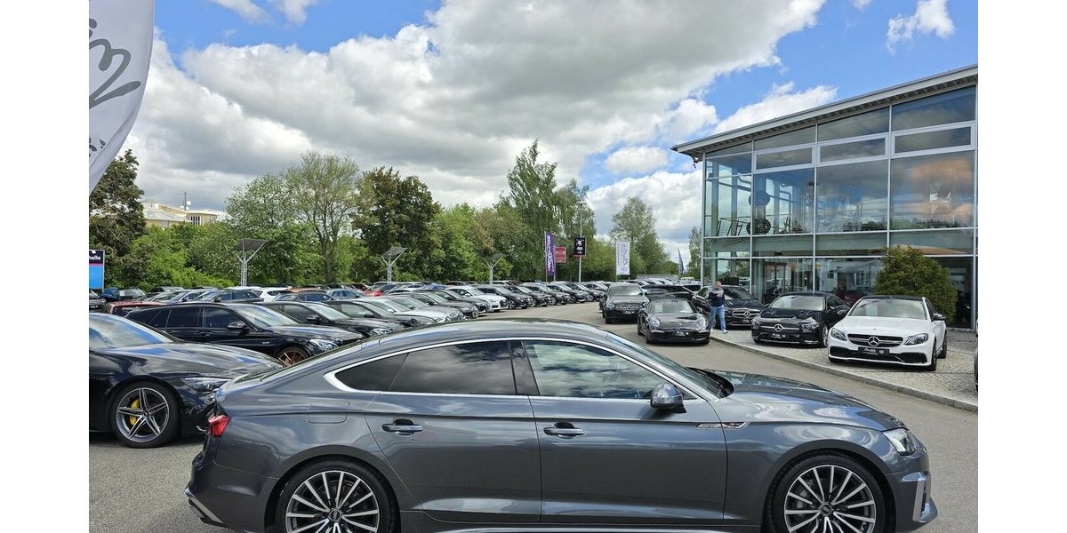 Audi A5 40 TFSI QUATTRO S-LINE/MATRIX/MASSAGE/VIRTUAL 89.706 km 32.900 &euro; Villingen-Schwenningen 78054