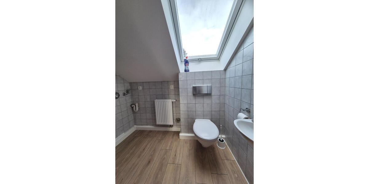 Dachgeschoßwohnung Oberndorf am Neckar - 3.5 Zimmer, 93 m&sup2;, 800&euro; | Angebot:25170911