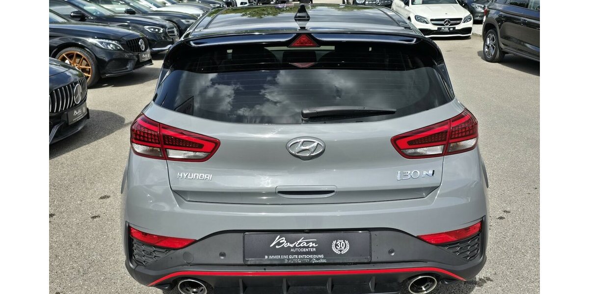 Hyundai i30 N PERFORMANCE/LEDER/PANORAMA/NAVI/DAB/LED 26.583 km 29.900 &euro; Villingen-Schwenningen 78054