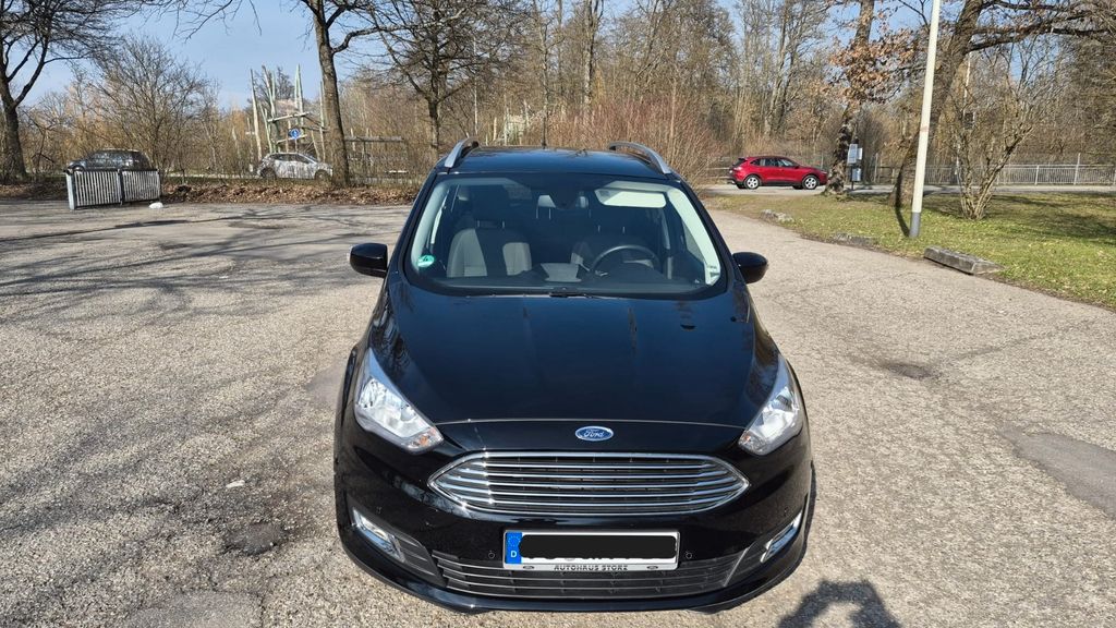 Ford Grand C-Max 28.500 km 13.200 &euro; Villingen-Schwenningen 78056
