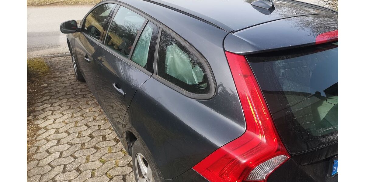 Volvo V60 150.000 km 10.100 &euro; Königsfeld 78126