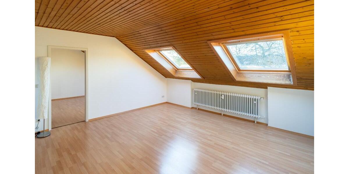 Dachgeschoßwohnung Villingen-Schwenningen Schwenningen - 4 Zimmer, 61 m&sup2;, 159.000&euro; | Angebot:24740176