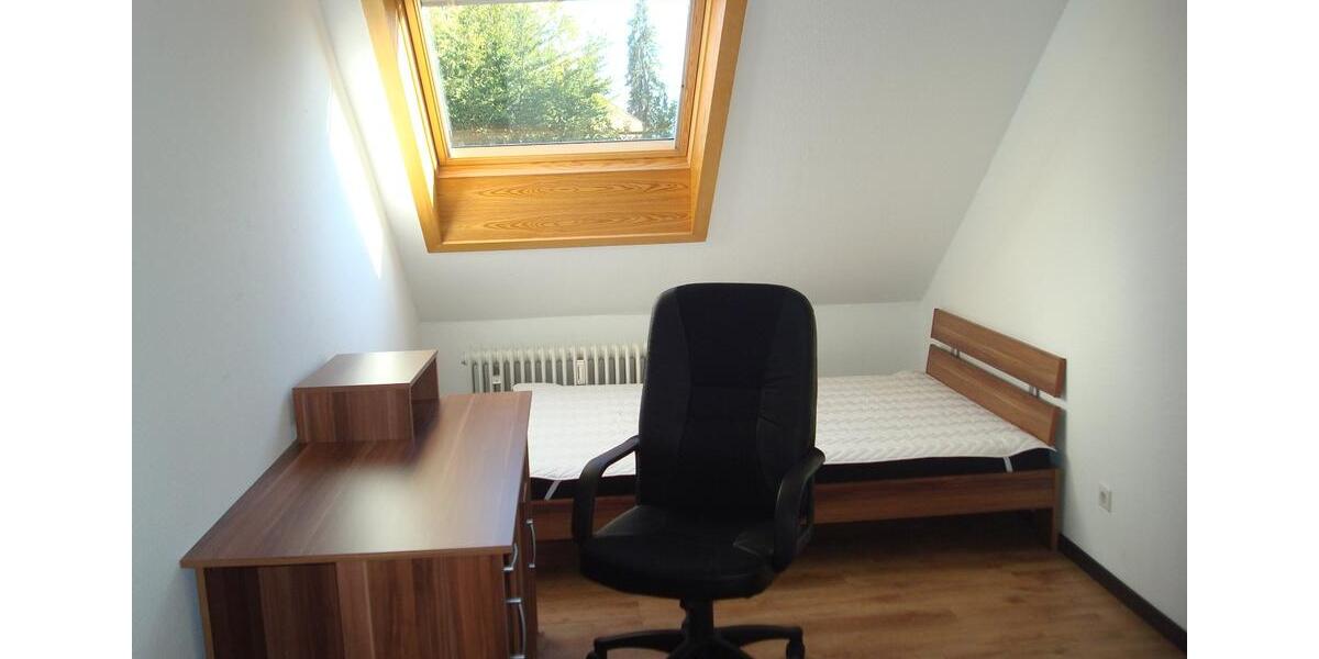 Dachgeschoßwohnung Villingen-Schwenningen Schwenningen - 1 Zimmer, 10 m&sup2;, 280&euro; | Angebot:26475896