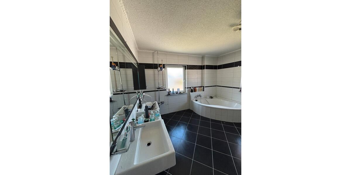 Mehrfamilienhaus, Wohnhaus Villingen-Schwenningen Schwenningen - 9 Zimmer, 300 m&sup2;, 779.000&euro; | Angebot:25182990