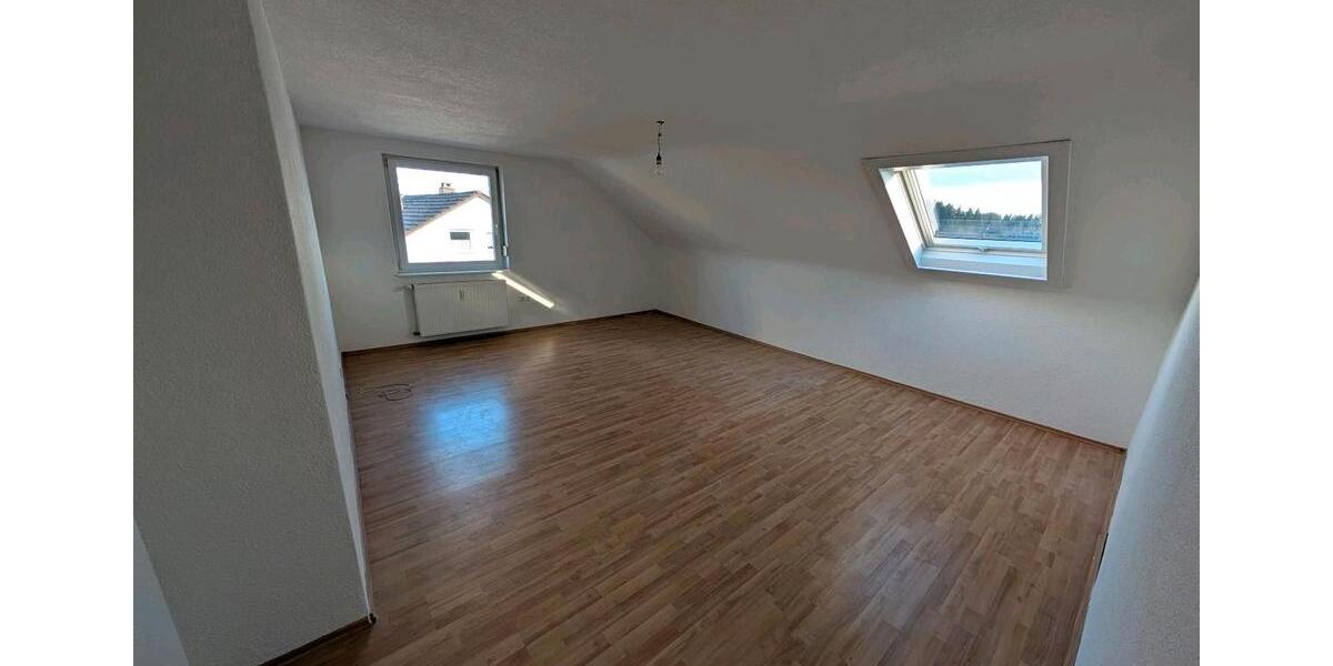 Dachgeschoßwohnung Villingen-Schwenningen Schwenningen - 3 Zimmer, 59 m&sup2;, 660&euro; | Angebot:26012933