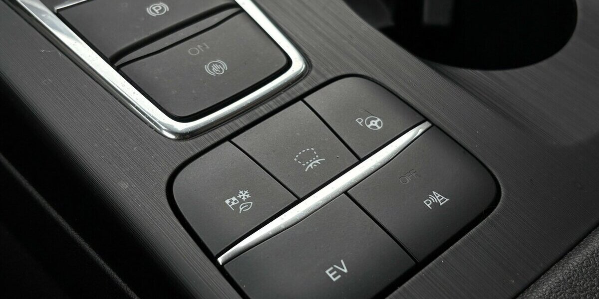 Ford Kuga Plug-In Hybrid ST-Line HEADUP/NAVI/KAMERA 29.500 km 20.900 &euro; Villingen-Schwenningen 78054