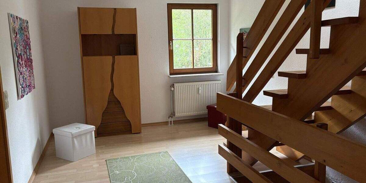 Doppelhaushälfte Unterkirnach - 5 Zimmer, 224 m&sup2;, 420.000&euro; | Angebot:25775601