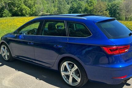Seat Leon 105.000 km 14.300 &euro; Trossingen 78647