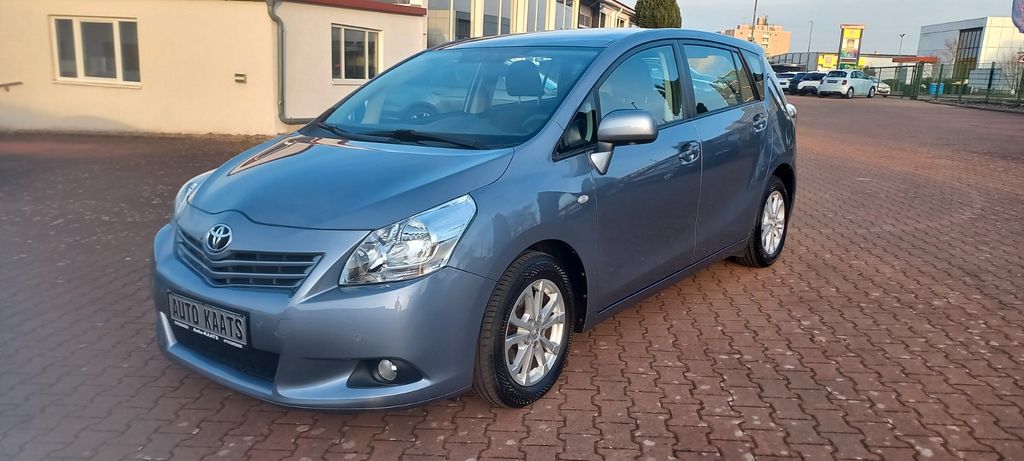 Toyota Verso 164.011 km 6.900 &euro; Trossingen 78647