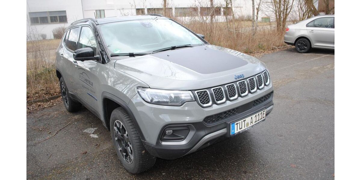 Jeep Compass 35.000 km 29.980 &euro; Tuttlingen 78532
