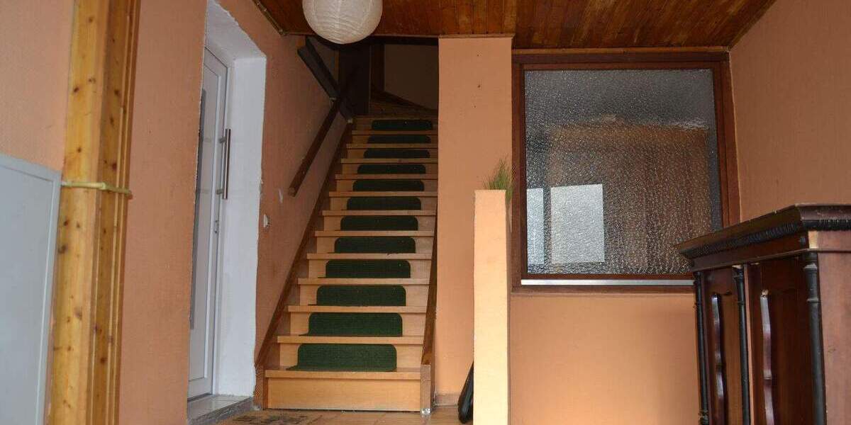 Mehrfamilienhaus, Wohnhaus Tuttlingen - 9 Zimmer, 210 m&sup2;, 315.000&euro; | Angebot:25730580